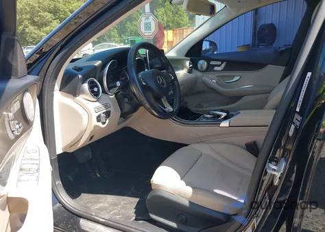 2015 Mercedes-Benz C 300 4Matic из США, поврежденный, VIN 55SWF4KBXFU063372